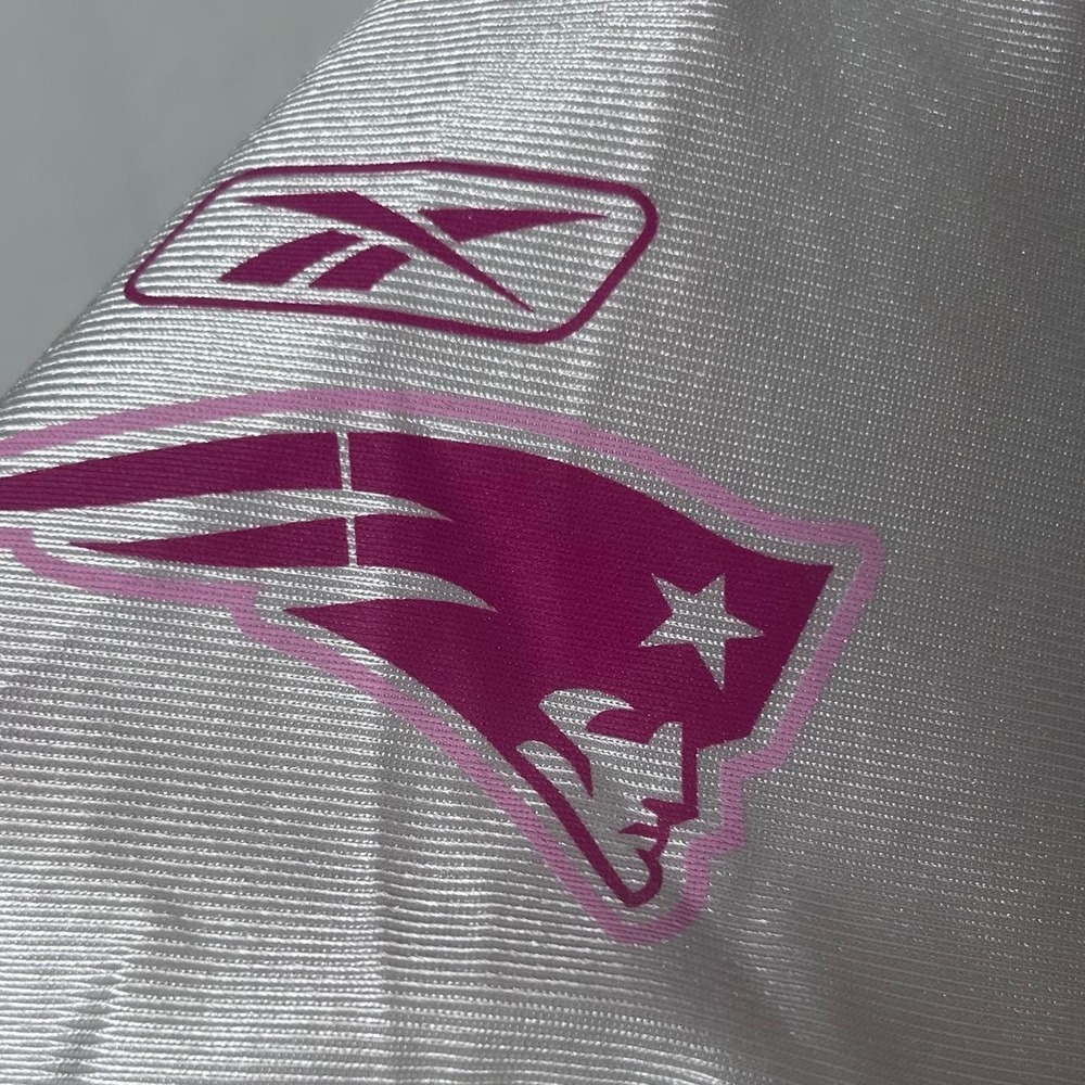 Reebok Tom Brady New England Patriots Jersey Women XL Breast Cancer Awareness 12 - Picture 6 of 6